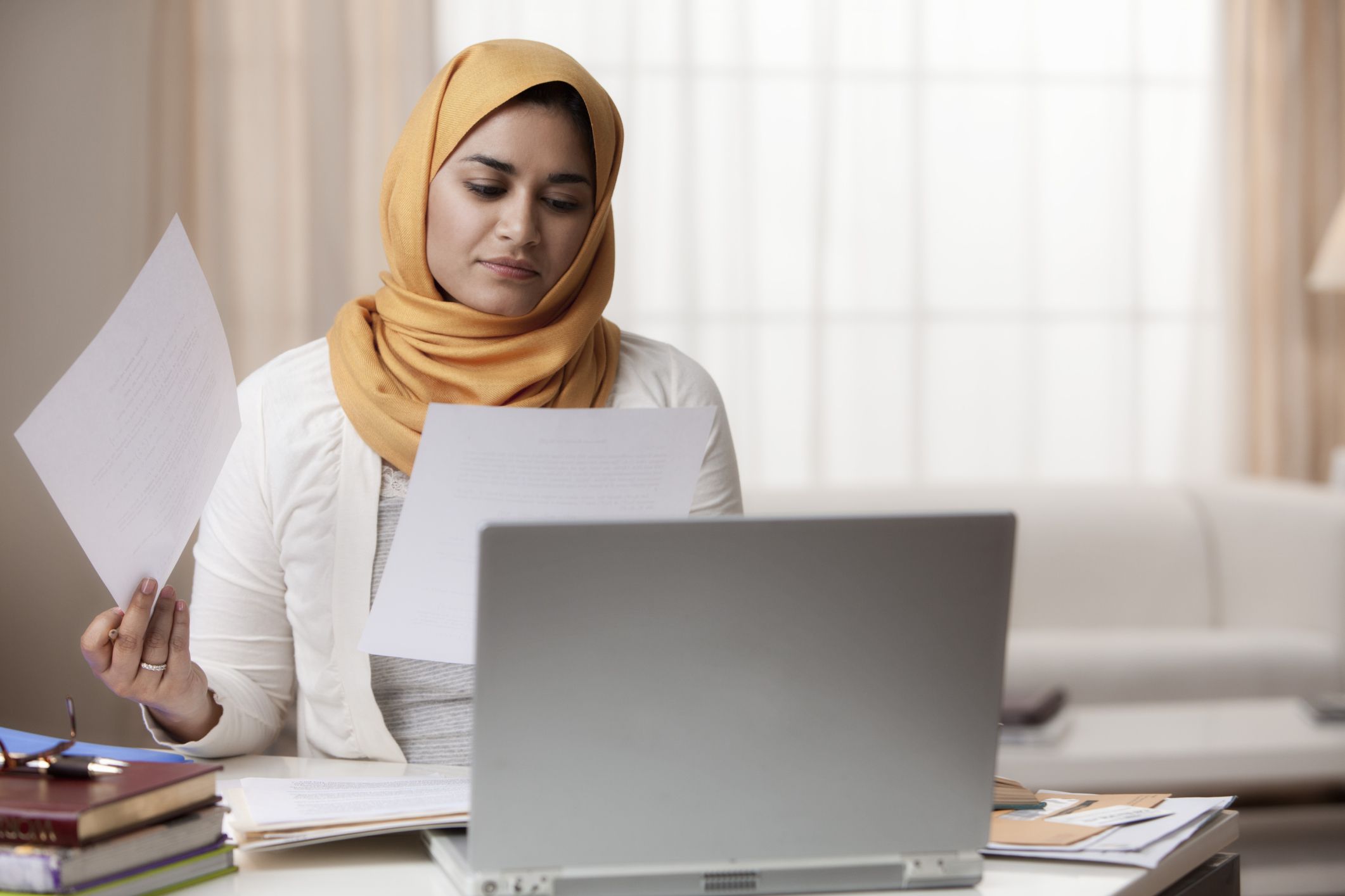متن نامه درخواست کار و استخدام کارجویان از یک مدیر شرکت چگونه باشد تا کارفرما را متقاعد به جذب متقاضی به عنوان نیروی متخصص در فرصت شغلی مورد نظر نماید.