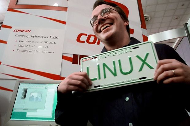 در بازار کار حوزه شبکه و IT عموماً بهترین فرصت های شغلی برای افراد کارشناس لینوکس می باشد. بررسی ها نشان می دهد که تا شش ماه آینده تقریبا همه مدیران فناوری اطلاعات در جهان قصد دارند متخصص شبکه و سرور Linux استخدام کنند.